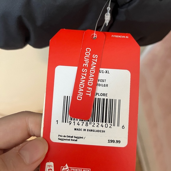 Black Womens North Face vintage puffer vest - Picture 5 of 5